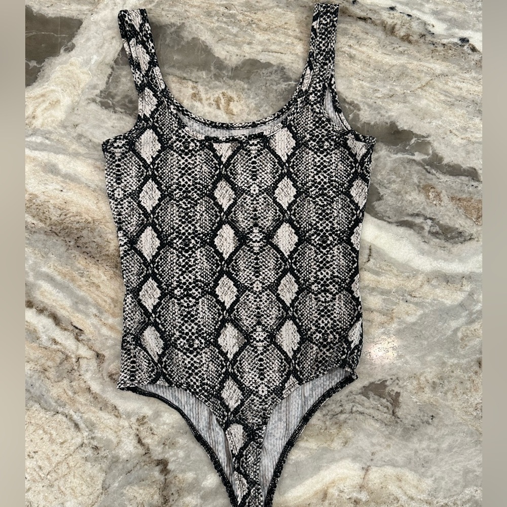 Sexy snakeskin body suit by Timing - Picture 1 of 4